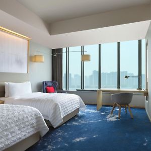 Deluxe Room Guest room 2 Double City view
