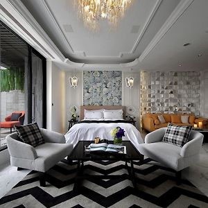 Ease Motel Taichung